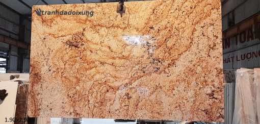 Tranh đá đối xứng Granite bông vàng (soloarius) nguyên tấm EG 4