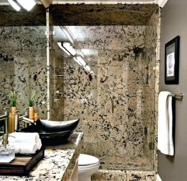 Đá granite ốp tường phòng tắm