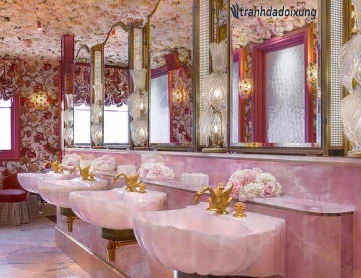 Đá Onyx xuyên sáng màu hồng trang trí phòng tắm
